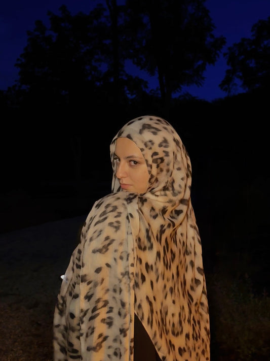 Wild Woods Modal Hijab